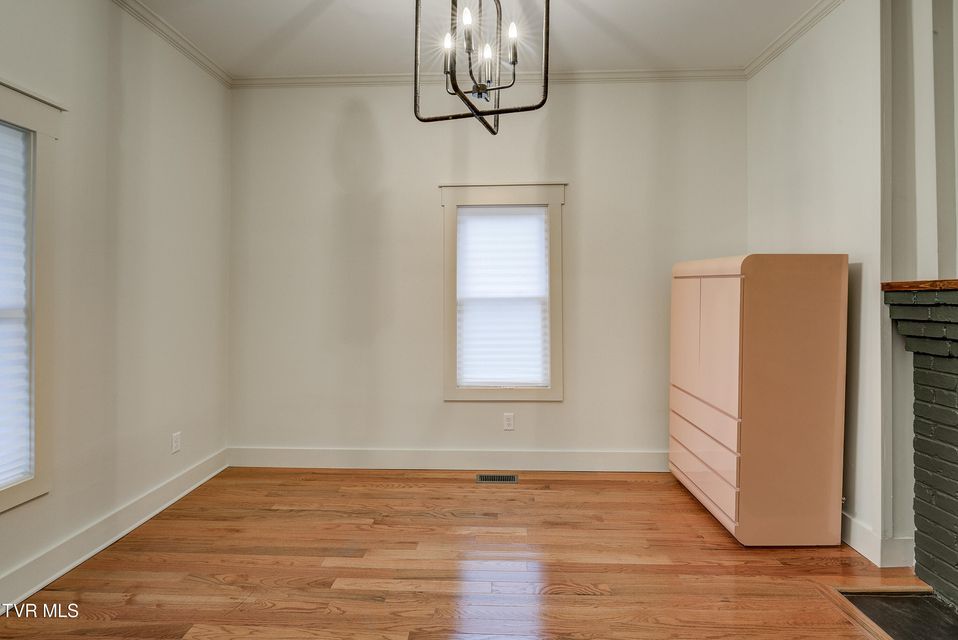 Photo #24: 710 Carson Street