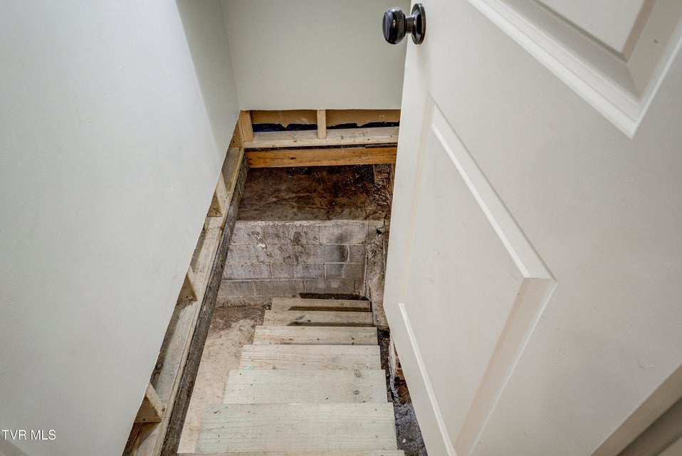 Photo #40: 710 Carson Street