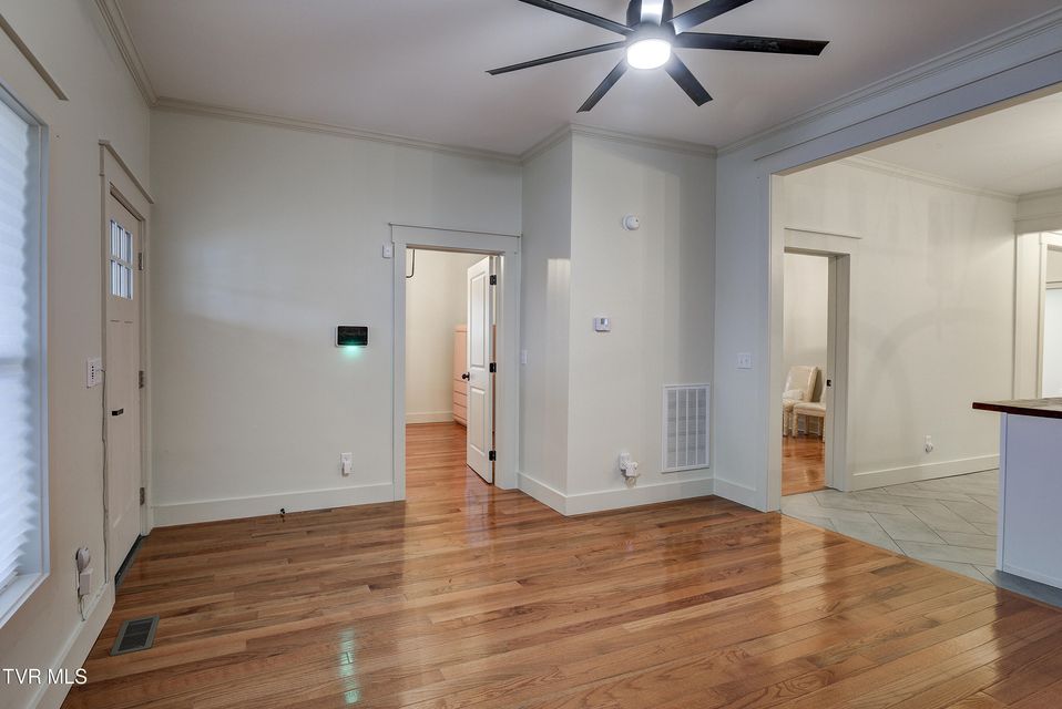 Photo #9: 710 Carson Street