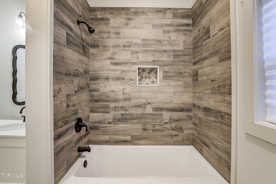 Photo #29: 710 Carson Street