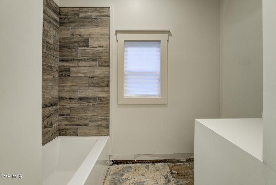 Photo #30: 710 Carson Street