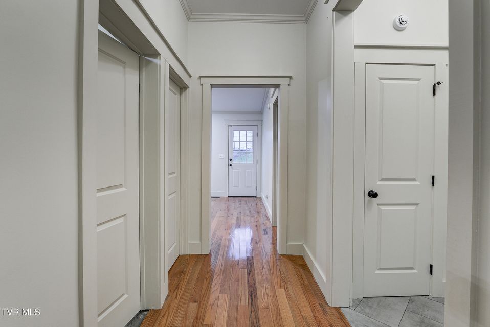 Photo #32: 710 Carson Street