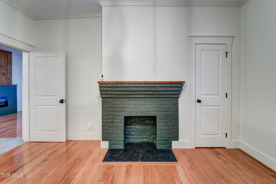 Photo #33: 710 Carson Street