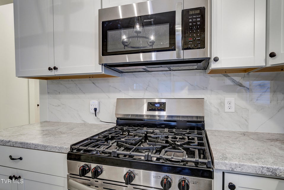 Photo #14: 710 Carson Street