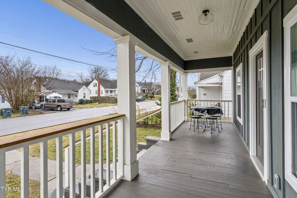 Photo #3: 710 Carson Street