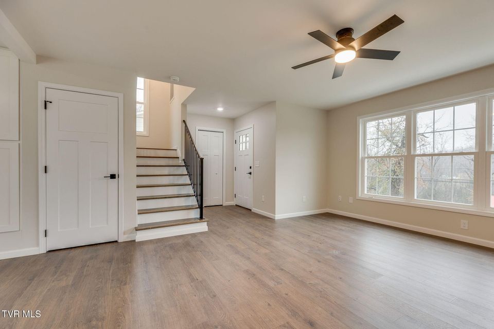 Photo #8: 1922 Siam Road