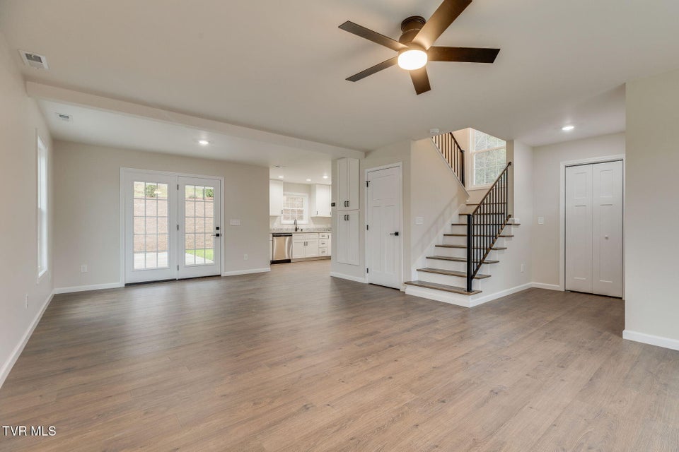 Photo #9: 1922 Siam Road