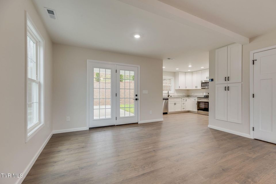 Photo #10: 1922 Siam Road