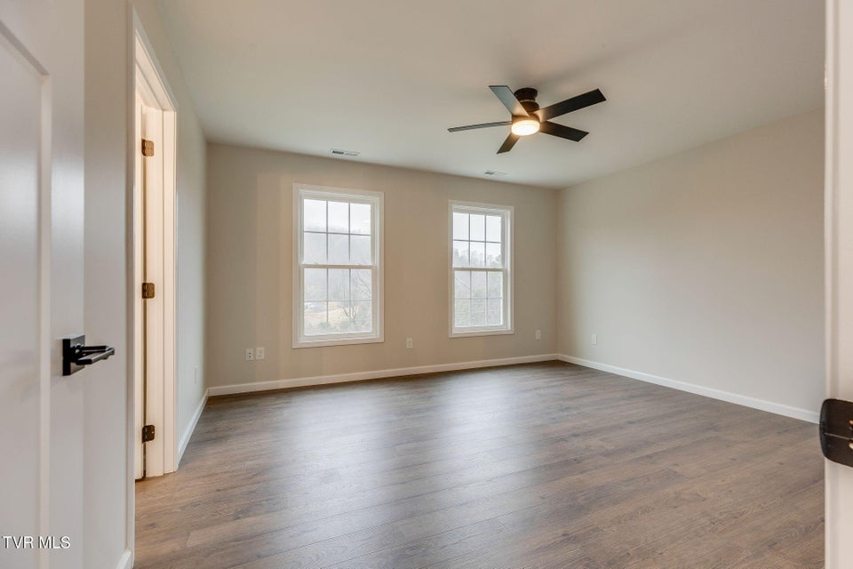 Photo #15: 1922 Siam Road