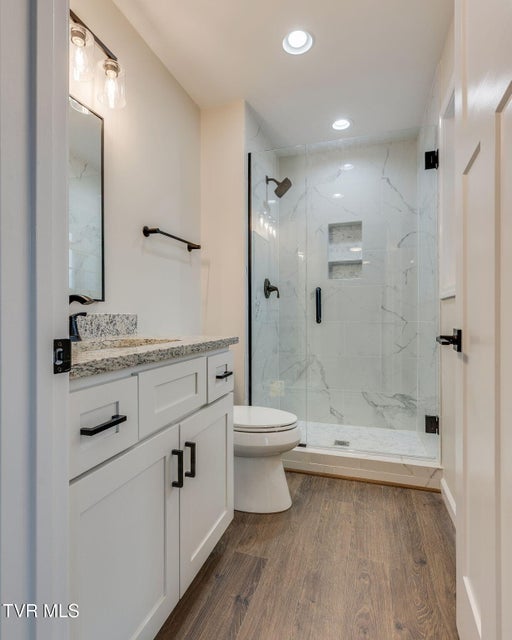 Photo #18: 1922 Siam Road