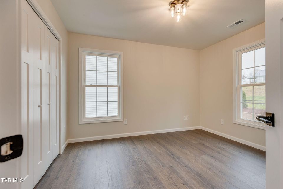 Photo #19: 1922 Siam Road