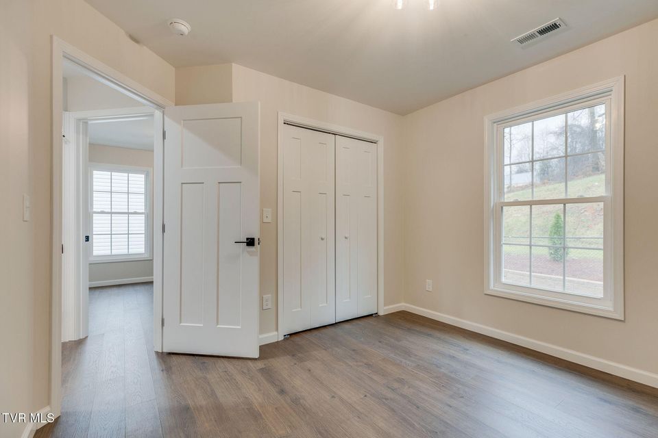 Photo #24: 1922 Siam Road