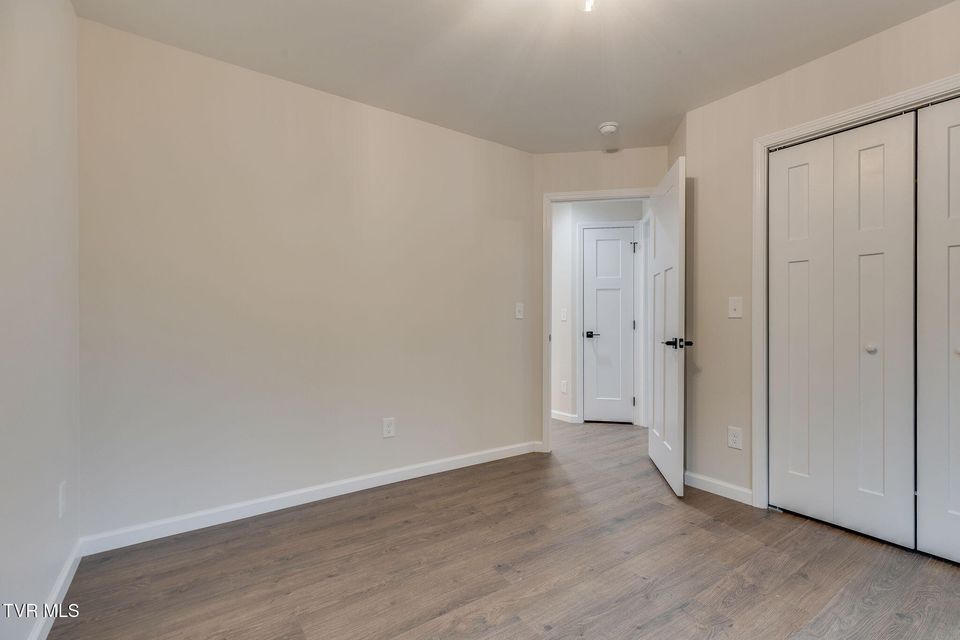 Photo #25: 1922 Siam Road