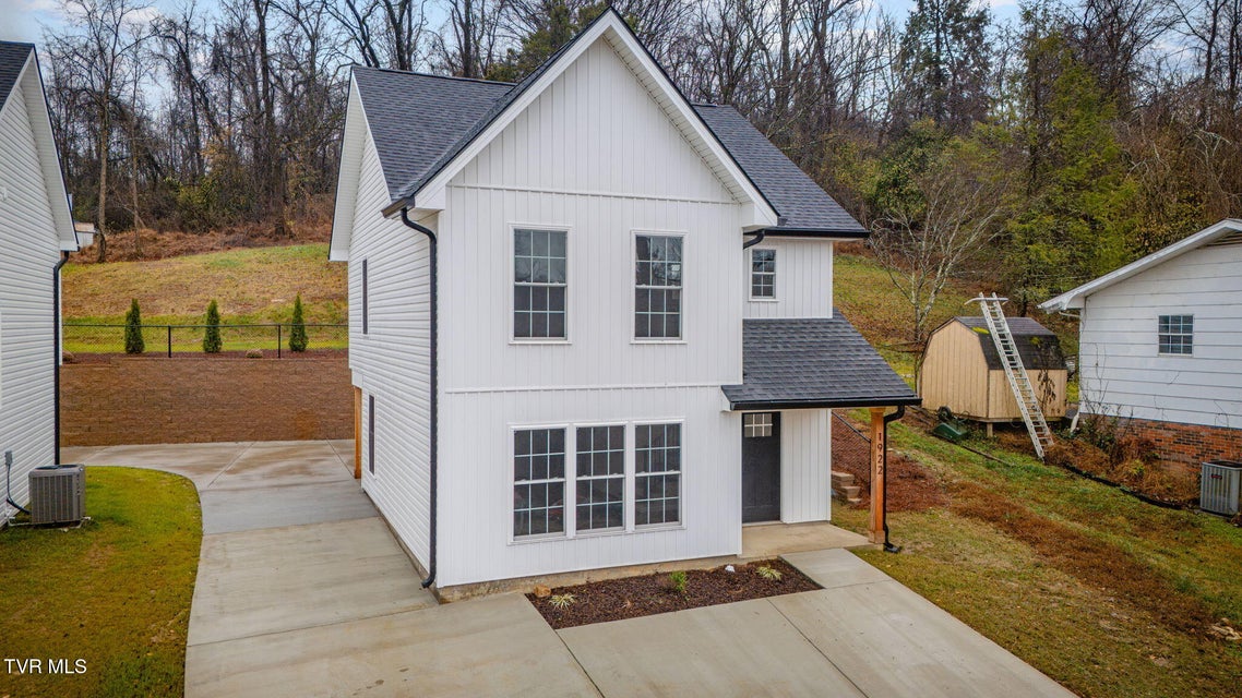 Photo #3: 1922 Siam Road