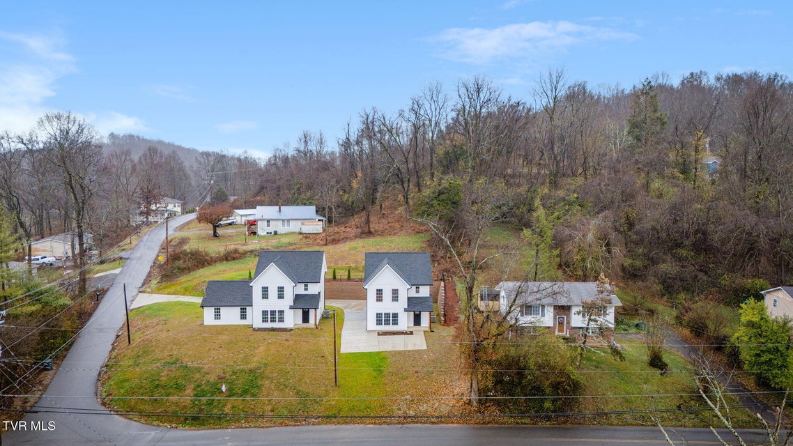 Photo #28: 1922 Siam Road