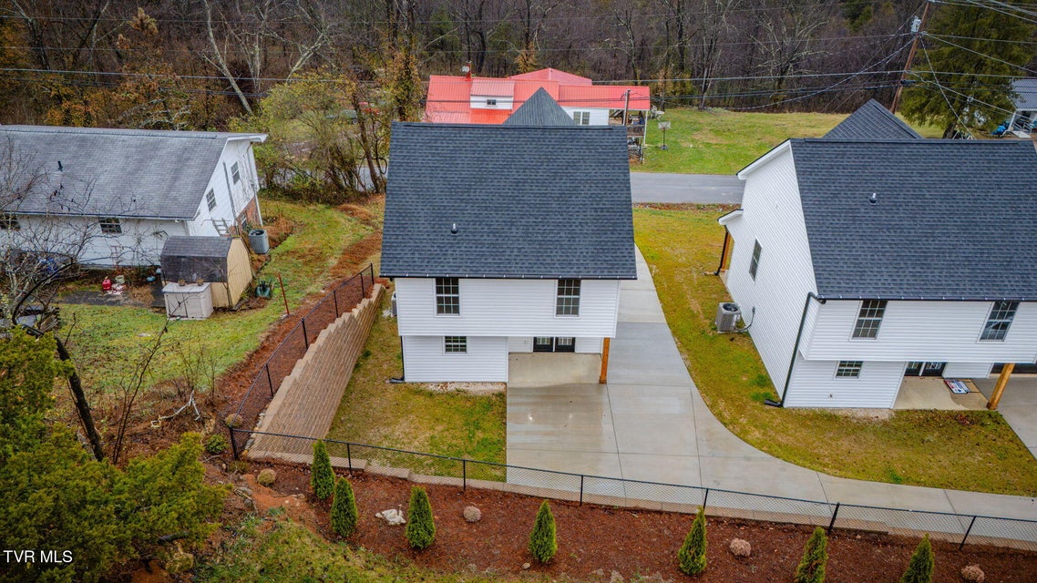 Photo #29: 1922 Siam Road