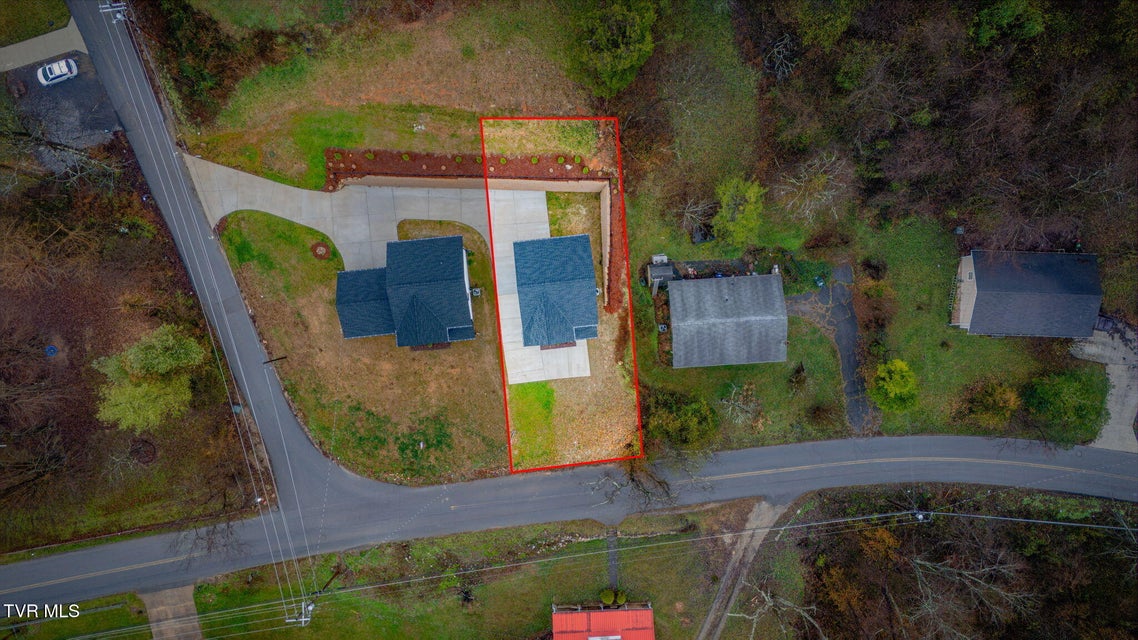 Photo #31: 1922 Siam Road