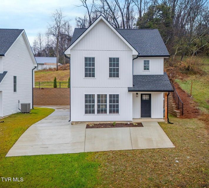 Photo #2: 1922 Siam Road