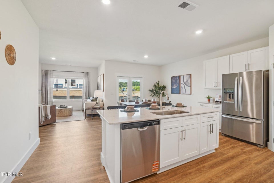 Photo #6: 672 Saint Andrews Drive 