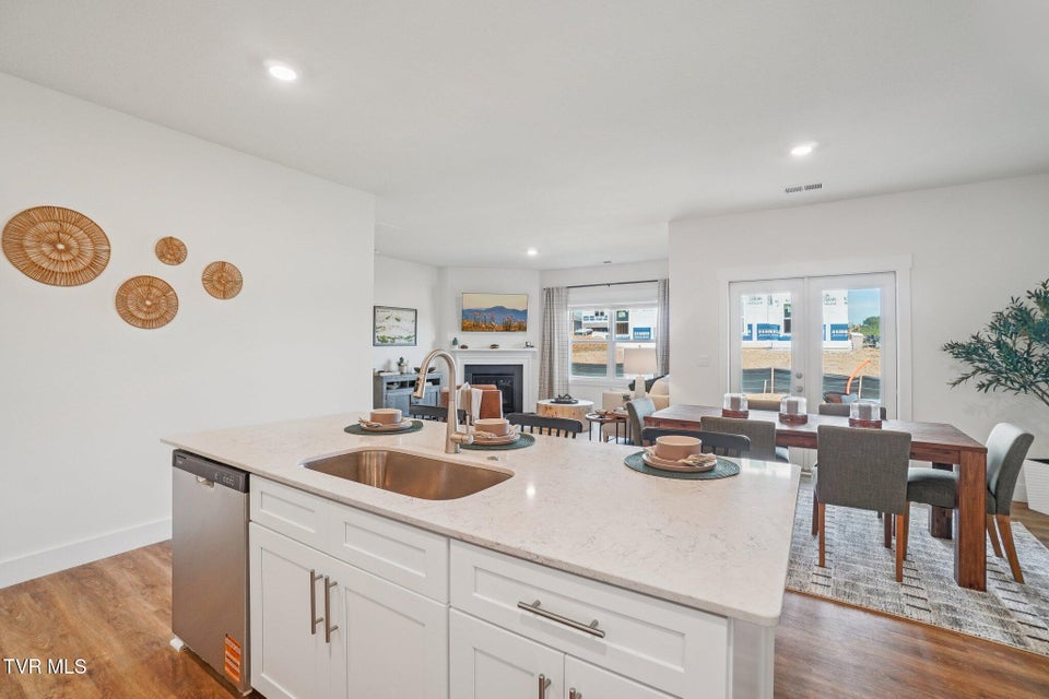 Photo #8: 672 Saint Andrews Drive 