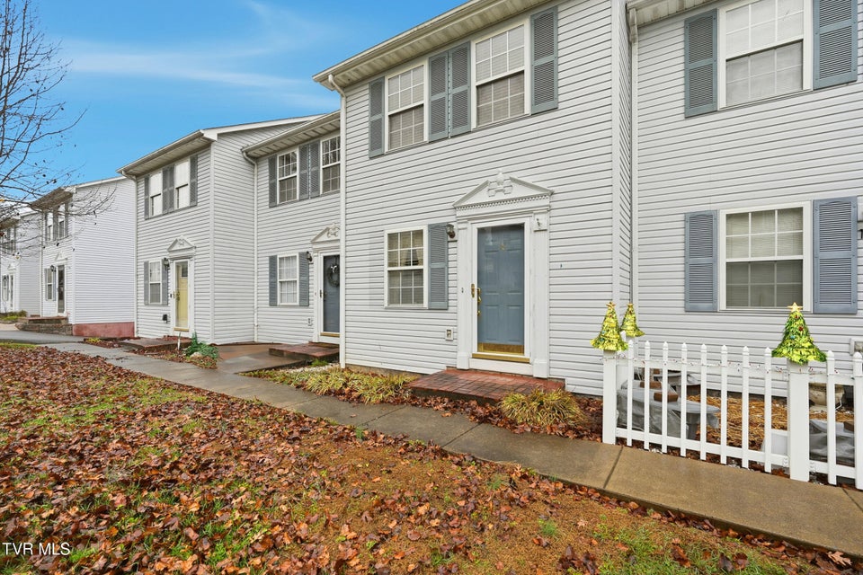 Photo #2: 219 Hunter Hills Circle