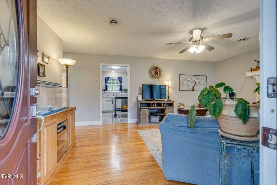 Photo #5: 1913 Diana Road