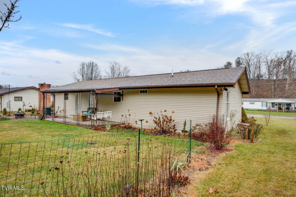 Photo #24: 1913 Diana Road