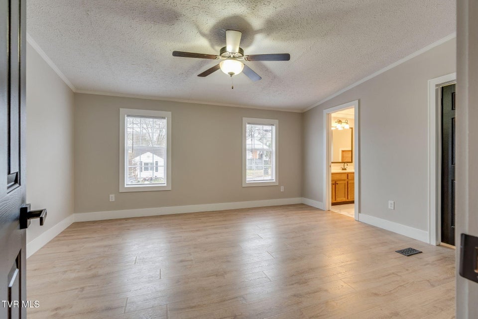 Photo #15: 931 Riverside Avenue