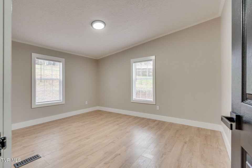 Photo #21: 931 Riverside Avenue