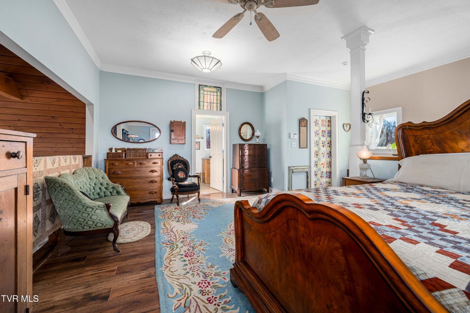 Photo #35: 500 Urbana Road