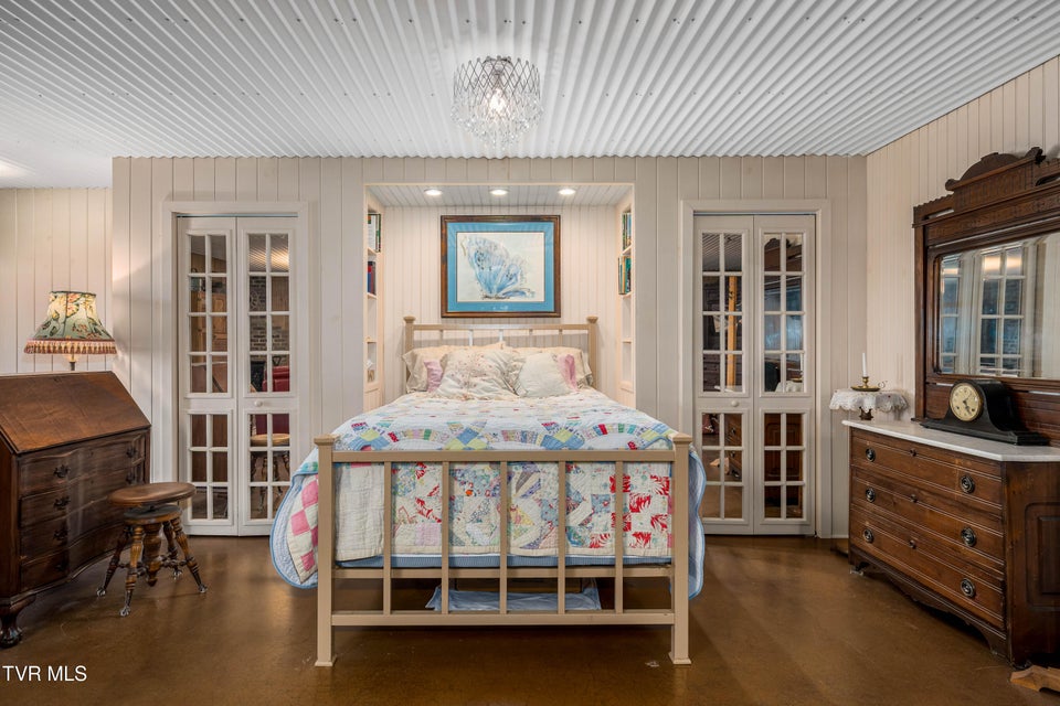 Photo #44: 500 Urbana Road