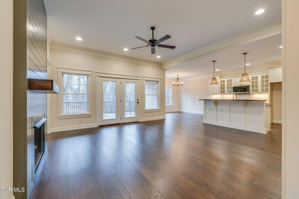 Photo #8: 303 Azure Landing