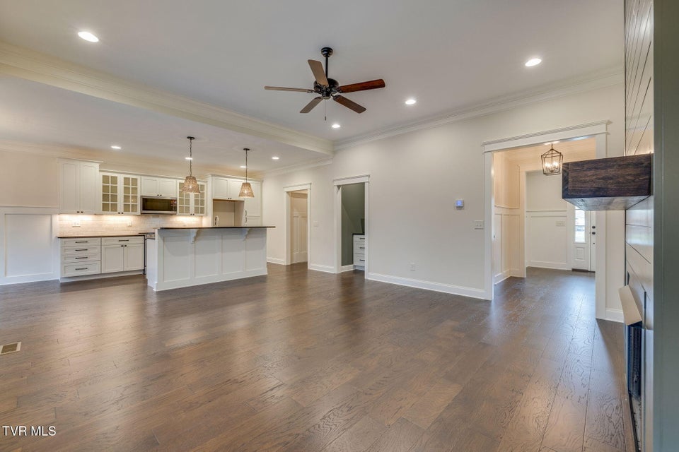 Photo #9: 303 Azure Landing