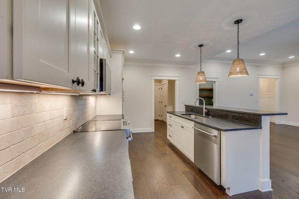 Photo #14: 303 Azure Landing