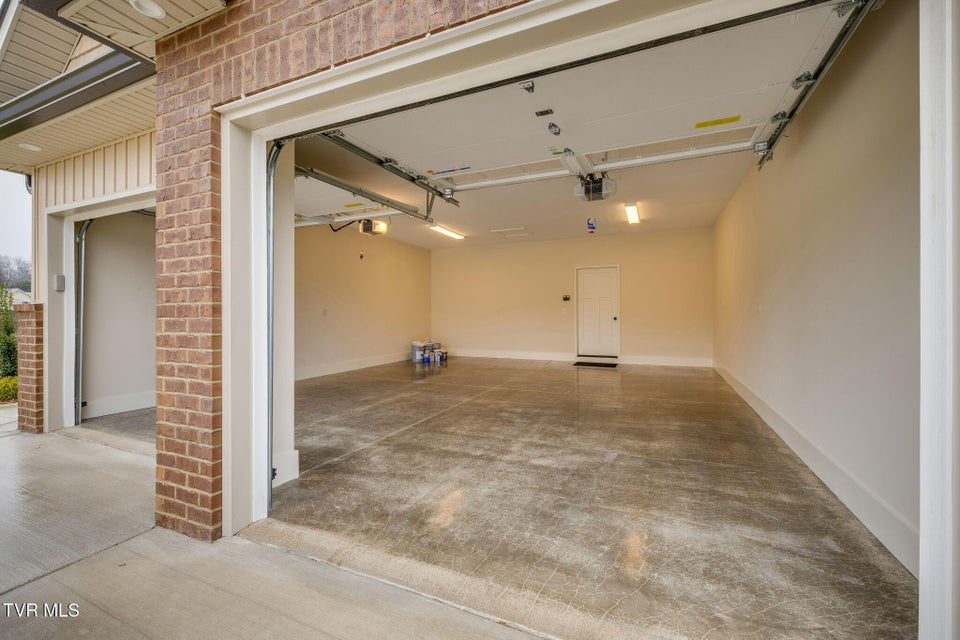 Photo #34: 303 Azure Landing