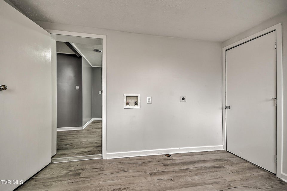 Photo #15: 3341 Page Street