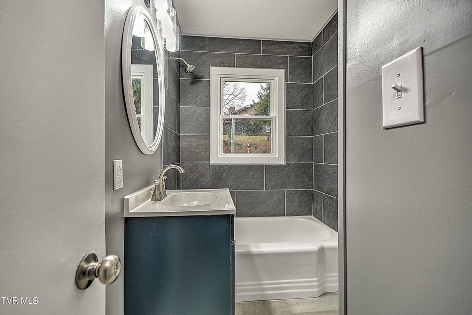 Photo #22: 3341 Page Street