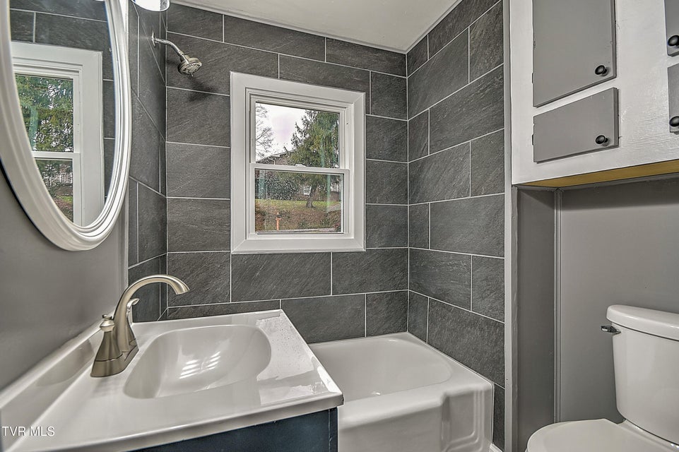 Photo #23: 3341 Page Street