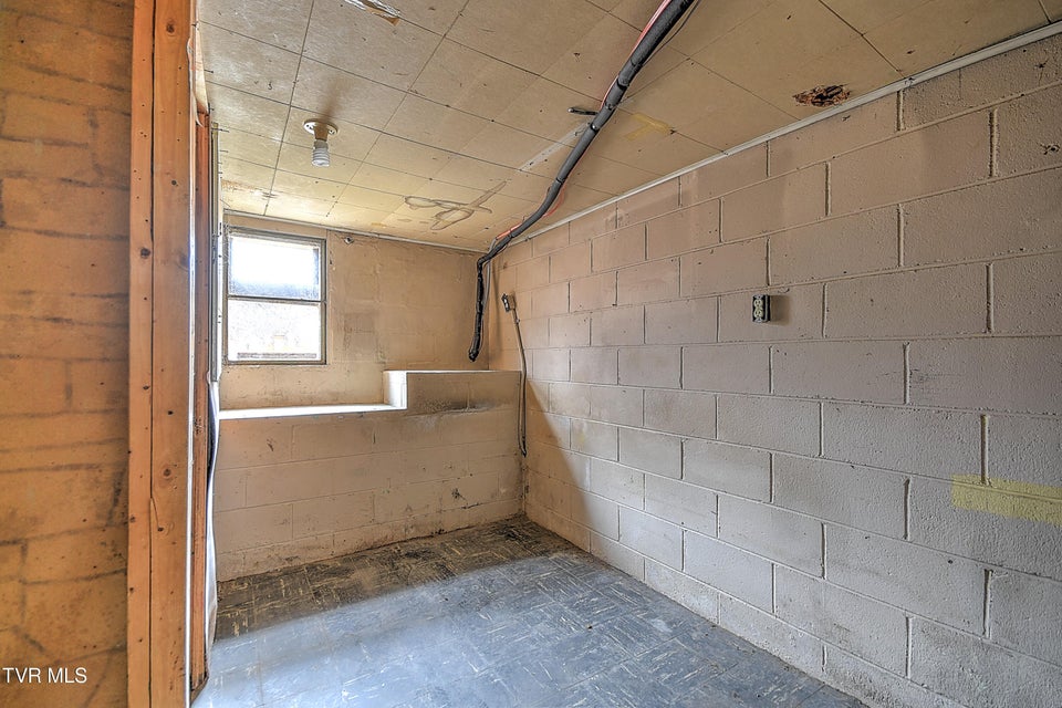 Photo #29: 3341 Page Street