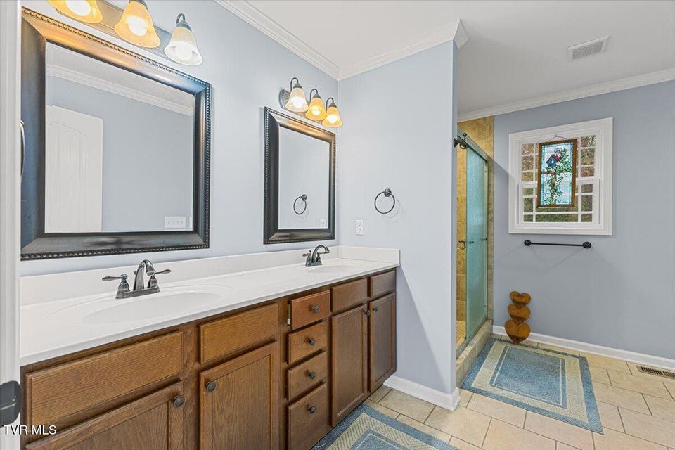 Photo #18: 124 Grove Drive