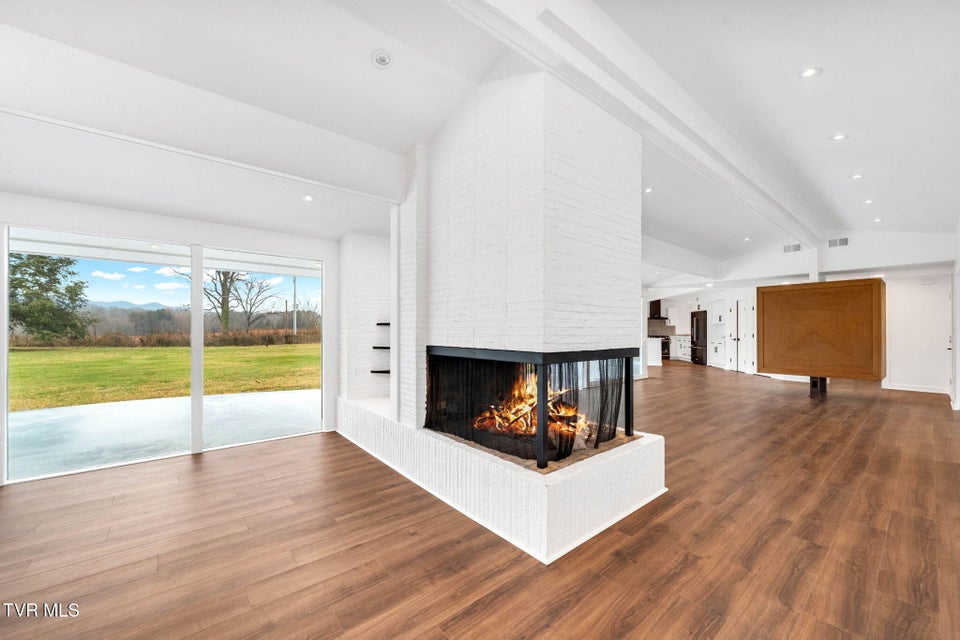 Photo #3: 2911 Walnut Street