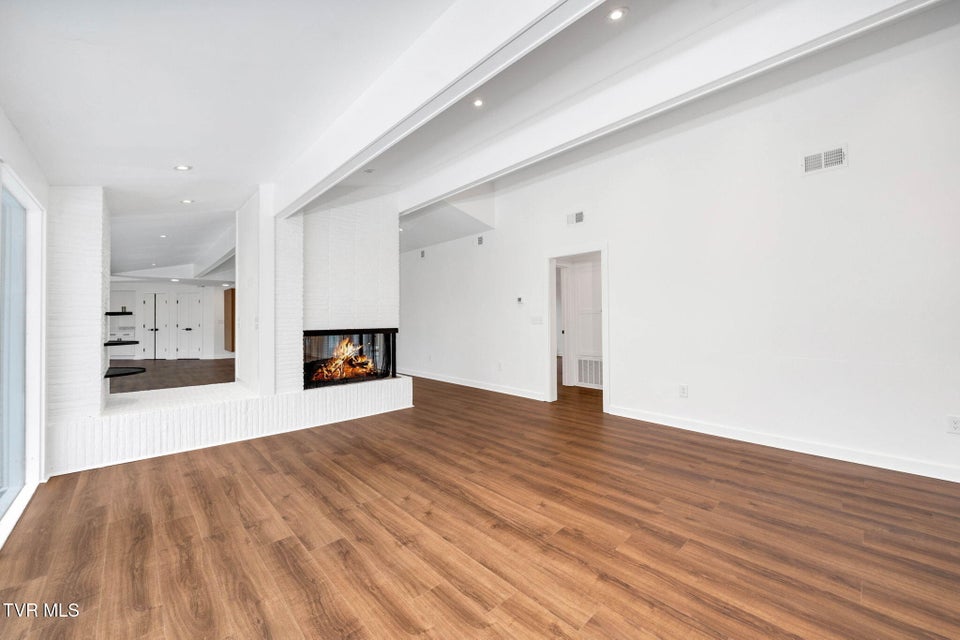 Photo #4: 2911 Walnut Street