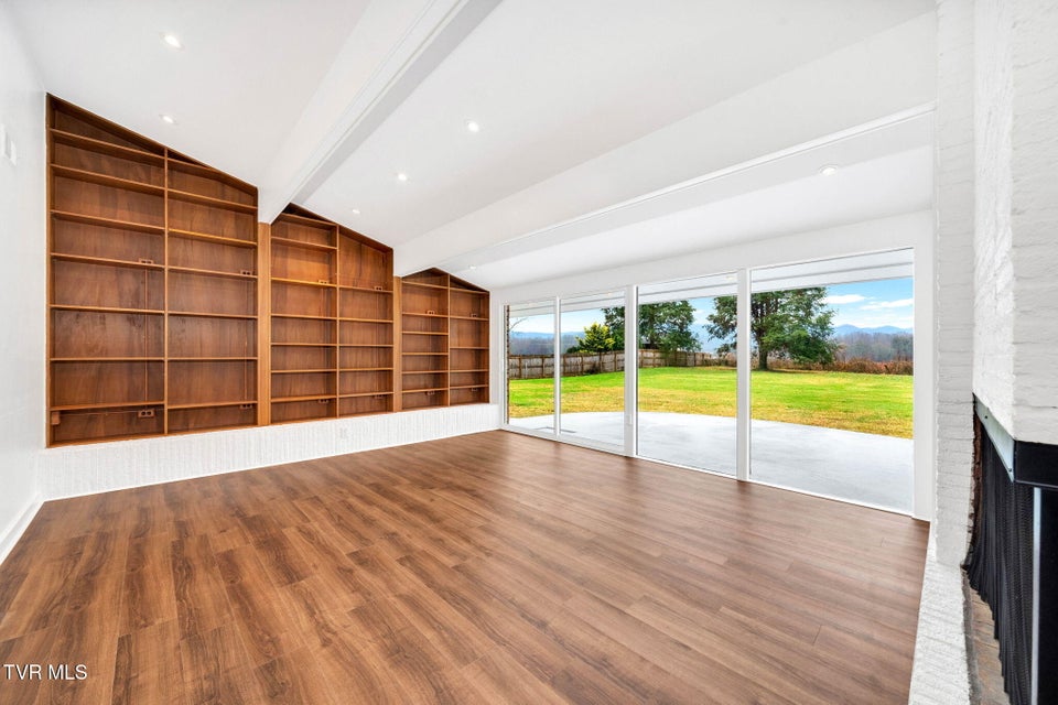 Photo #5: 2911 Walnut Street