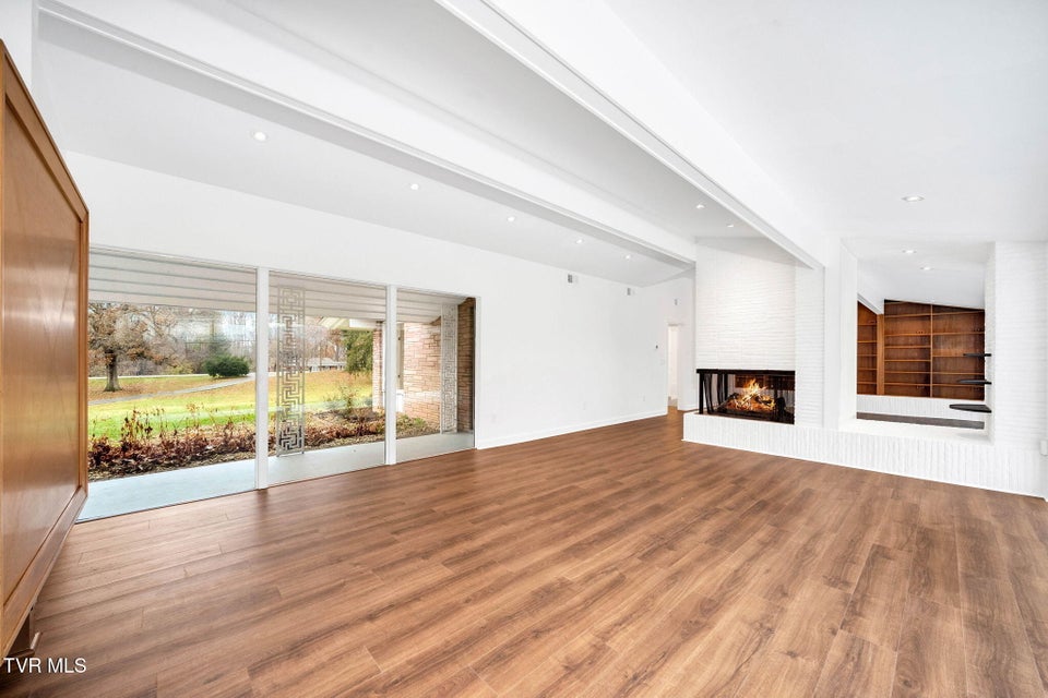 Photo #7: 2911 Walnut Street