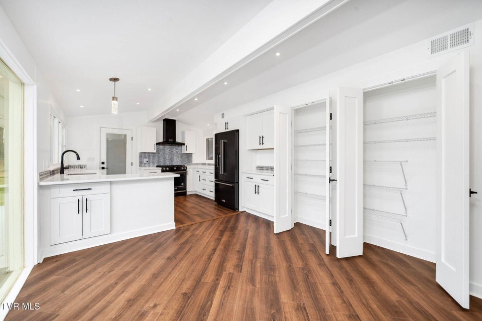 Photo #13: 2911 Walnut Street