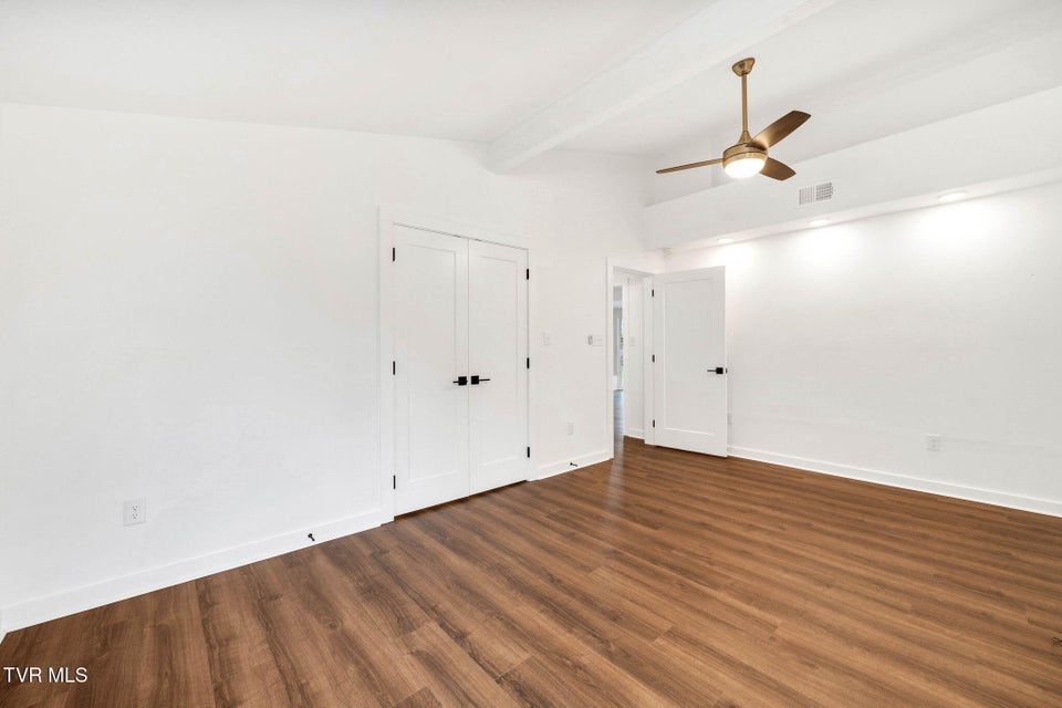 Photo #14: 2911 Walnut Street