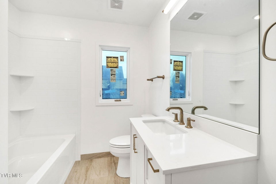 Photo #18: 2911 Walnut Street