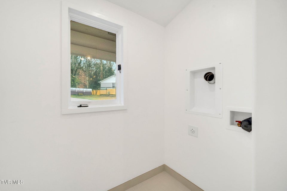 Photo #22: 2911 Walnut Street