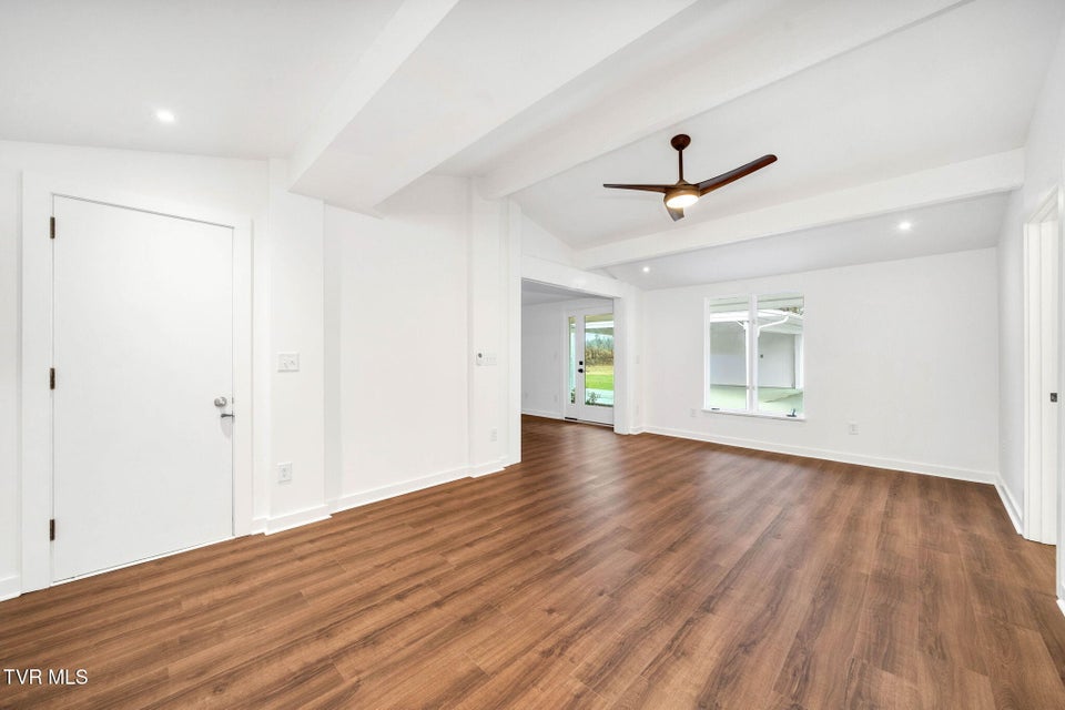 Photo #25: 2911 Walnut Street