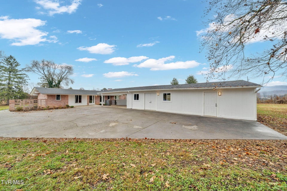 Photo #28: 2911 Walnut Street